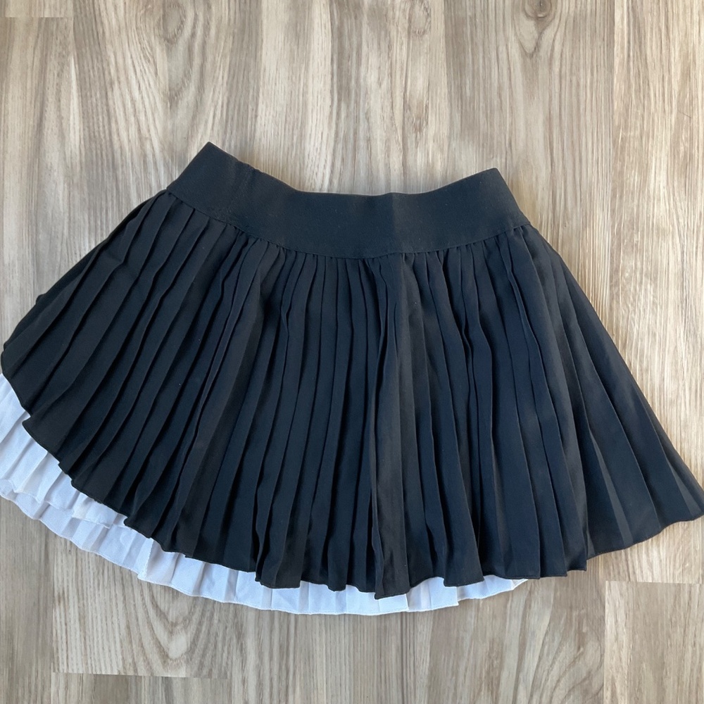 Pleated tennis/golf skirt size s/4 NWOT - Picture 2 of 3